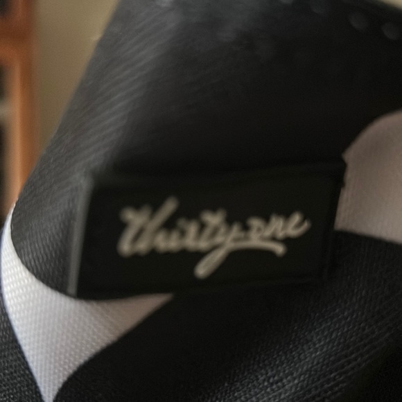 NWOT Thirty-One Tote Bag in Black and White Circle Dot Pattern - Picture 7 of 7